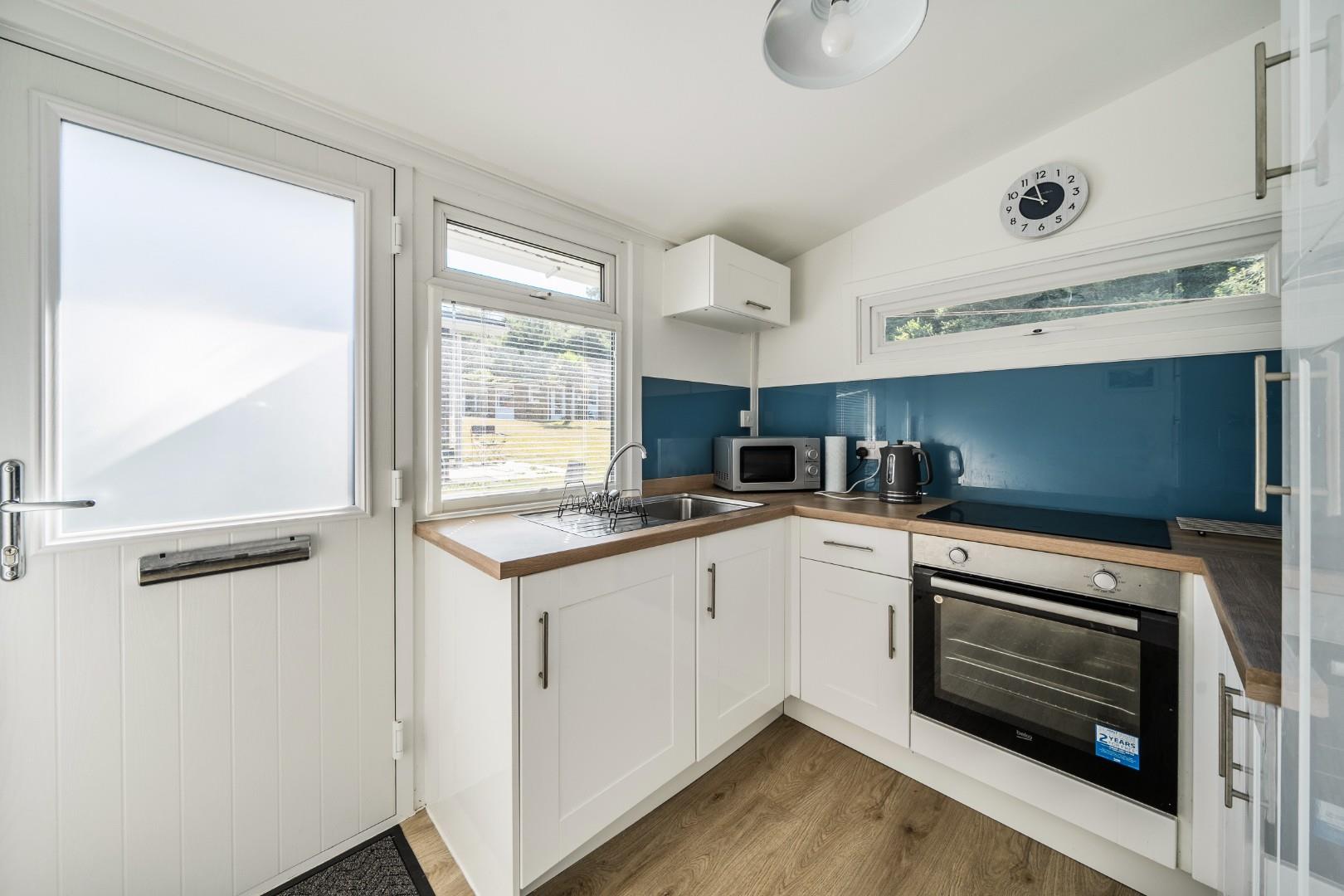 Summercliff Chalets, Caswell Bay, Caswell, Swansea, SA3 3BP